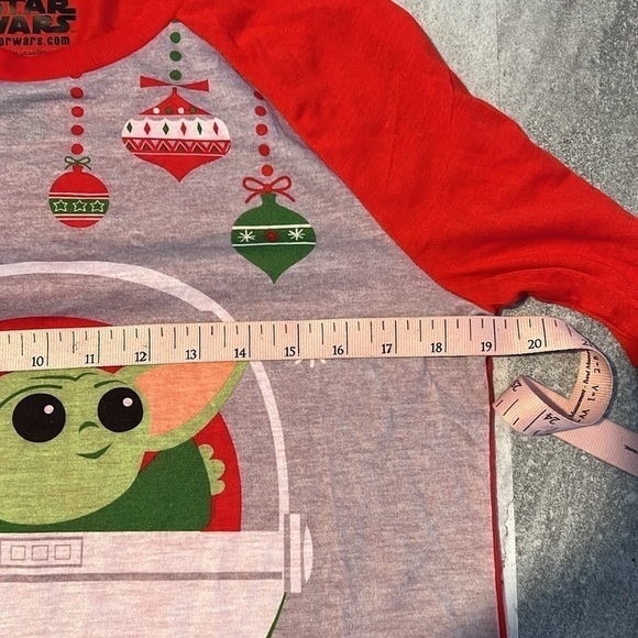 Adult Baby Yoda Christmas Pajama long sleeved & fleece pants medium star wars - Picture 8 of 10
